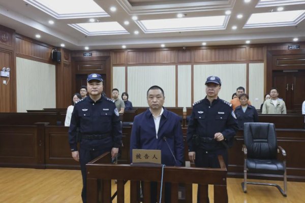 51策略 管庆良案，判了！当县长，他想方设法架空县委书记，当书记后又想方设法架空县长